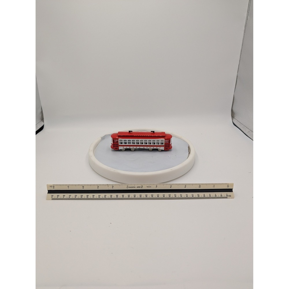 Bachmann‎ HO Scale San Francisco Market Street Railway Trolley Car Red White